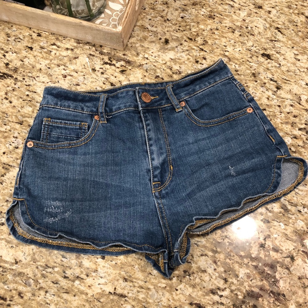 Kendall & Kylie Super High Rise Medium Wash Denim Shorts